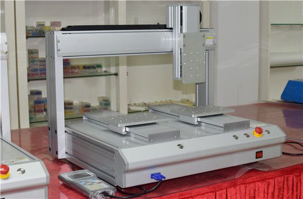 三軸自動(dòng)點(diǎn)膠機(jī)廠家