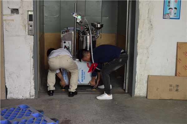 洗衣機(jī)線(xiàn)路板灌膠機(jī)