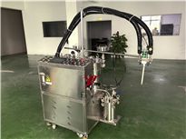 <b>機(jī)械手微量灌膠機(jī),智能化一站式服務(wù)商</b>