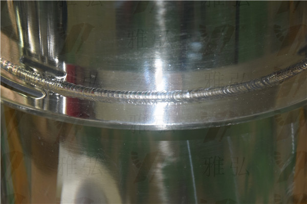 魚鱗焊接壓力桶側(cè)面