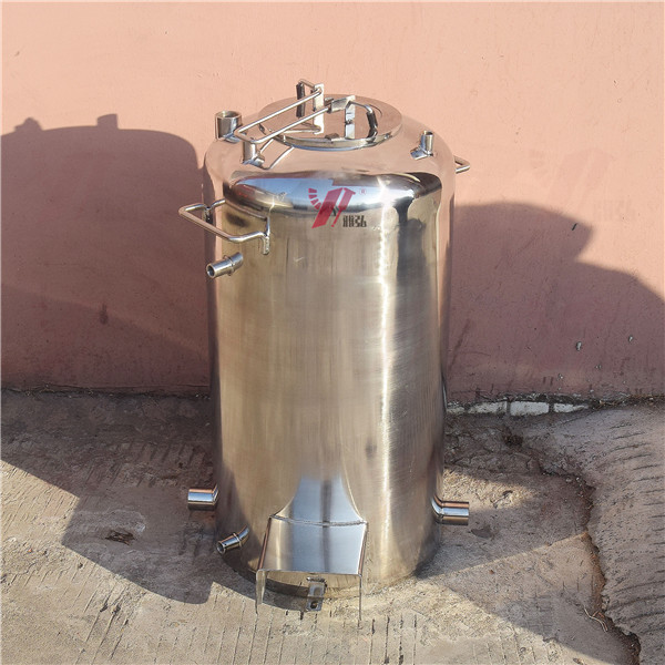 上封頭壓力桶側(cè)面